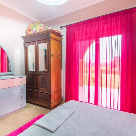 Loukas בית נופש *